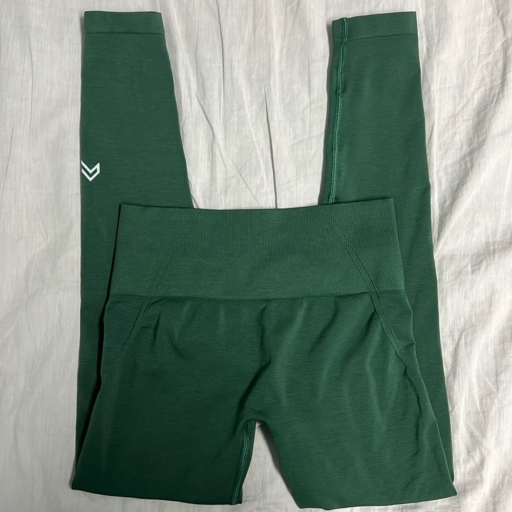 Effortless evergreen leggings